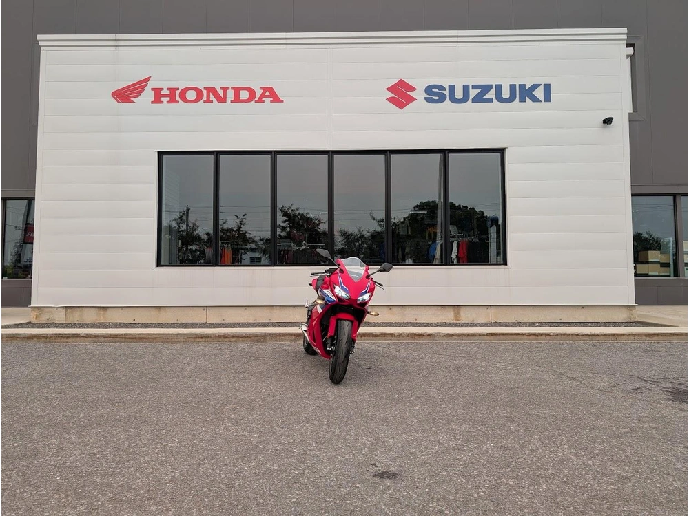 Honda Cbr650ract E-clutch 2026 alt