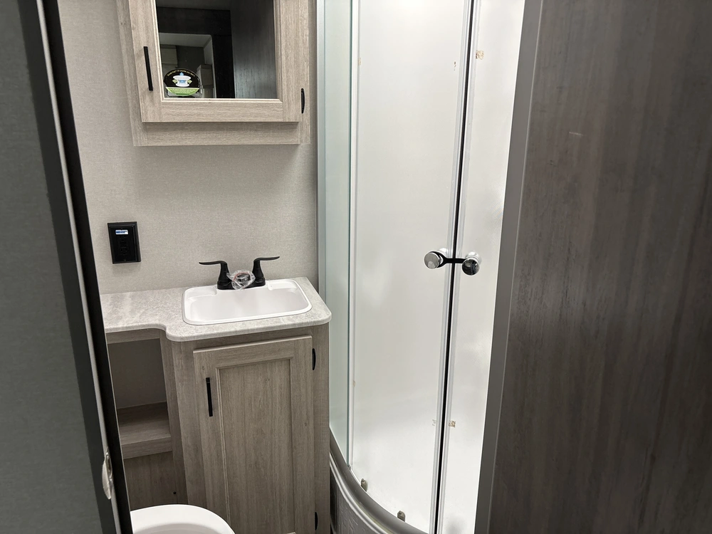 2025 Coachmen Catalina 343bhtsle alt