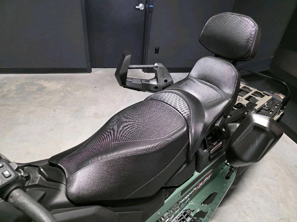 Ski-doo Expedition Se 900 Ace Turbo Ice Crosscut 1.5'' E.s. W/ 10.25'' Touchscreen 2026 alt