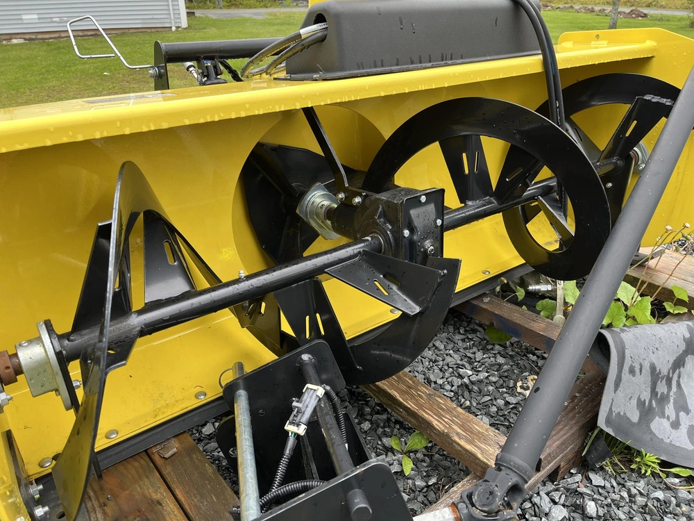 John Deere 1025r 2023 alt