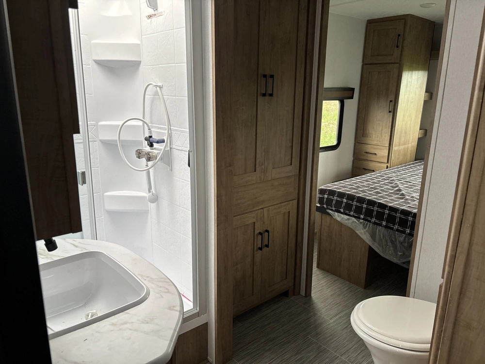 2024 Coachmen Fr. Express 298fds alt