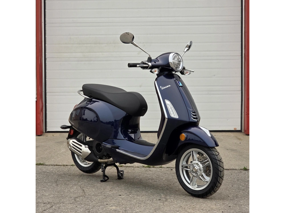 2026 Vespa Primavera 150 alt