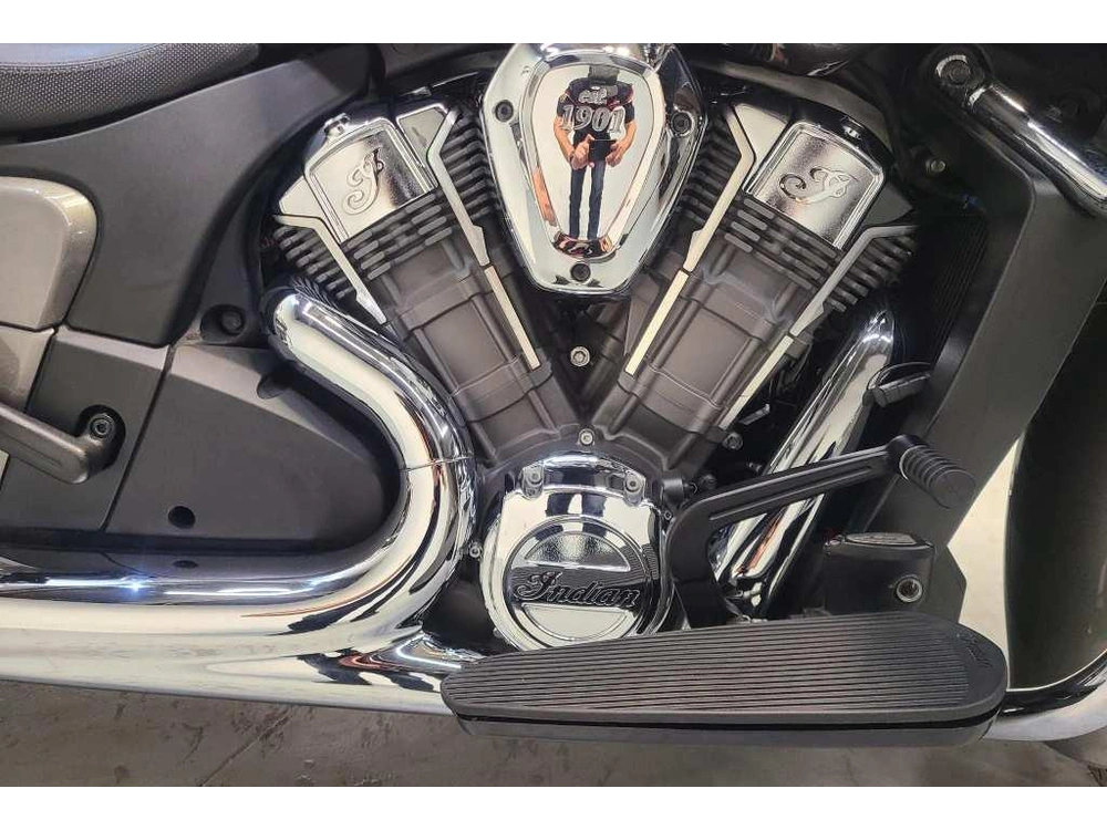 Indian Motorcycle Challenger 2020 alt