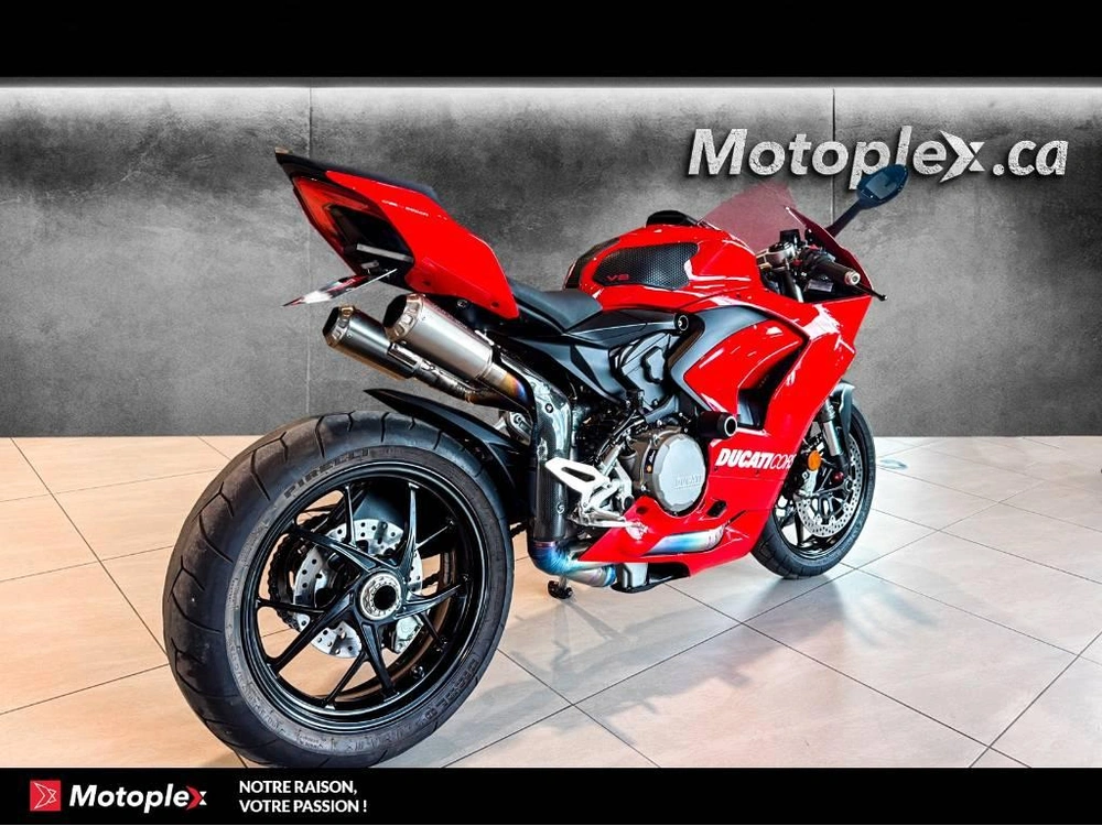 2024 Ducati Panigale V2 alt