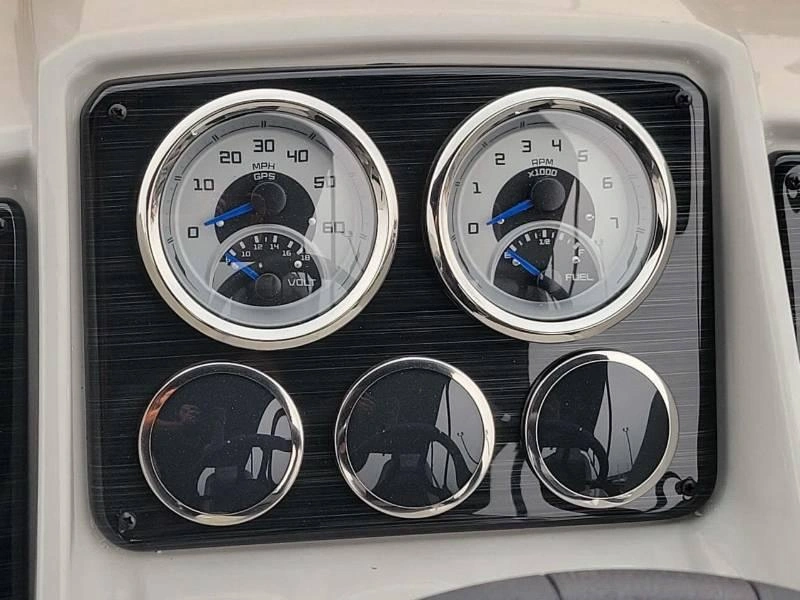 Sylvan X1 Ulz Platinum / Yamaha F150 2026 alt