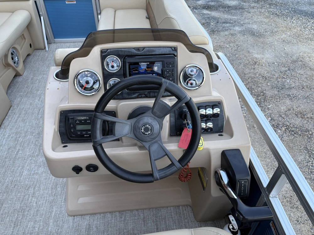 2020 Avalon Venture 1875 Cruise Rear Bench alt