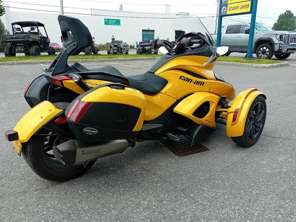 Can-am Spyder Sts Manuel 2013 alt