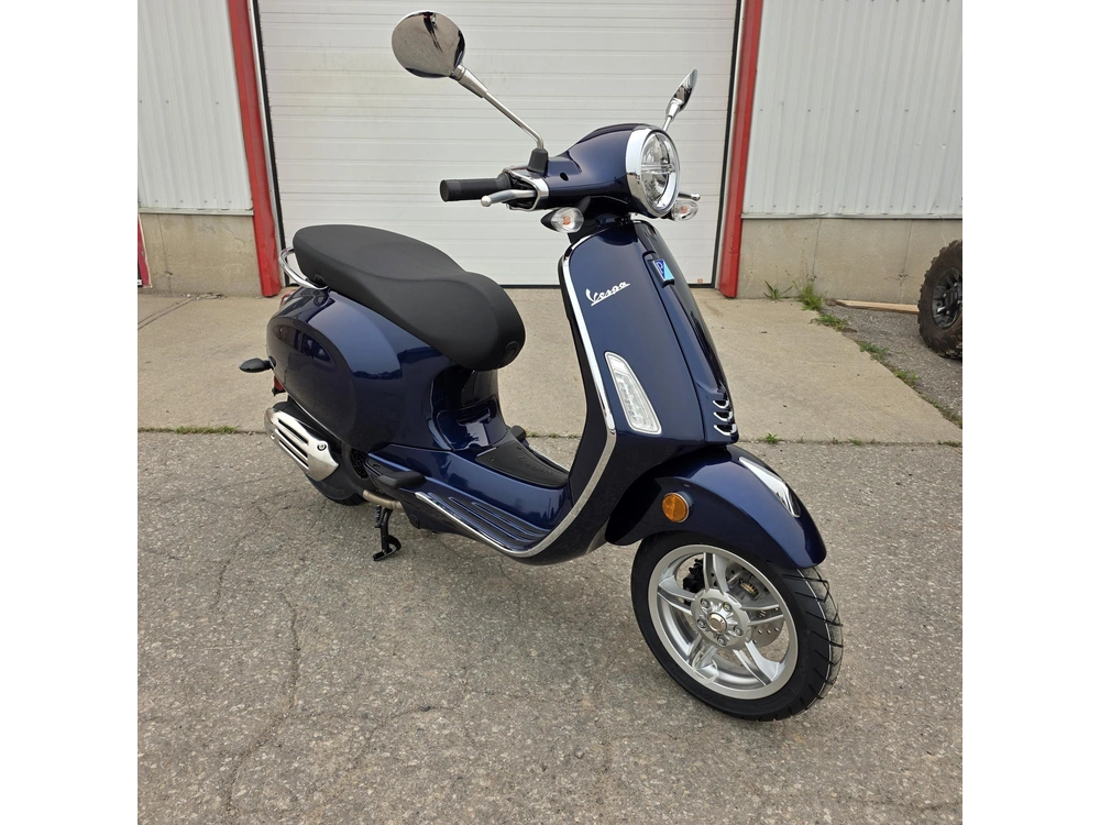 2026 Vespa Primavera 150 alt