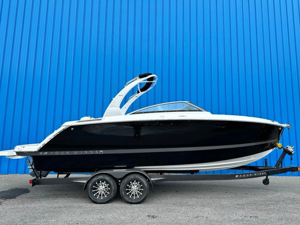 Four Winns H6 Mercruiser 6.2l / Bravo 3 - Demo 2025 alt