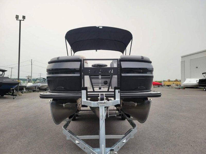 Sylvan X1 Ulz Platinum / Yamaha F150 2026 alt
