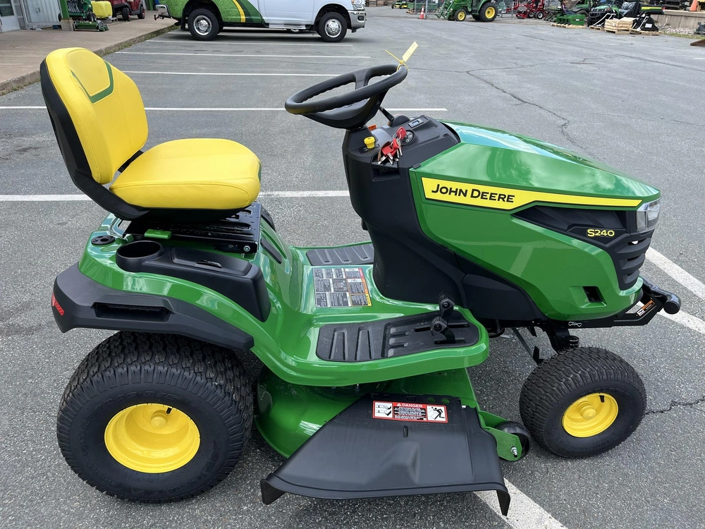 2026 John Deere S240 alt