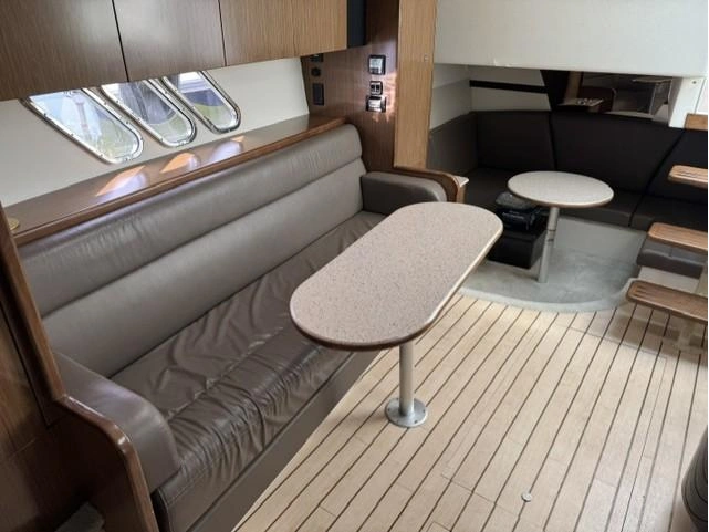 Cruisers Yachts 380 Express 2013 alt