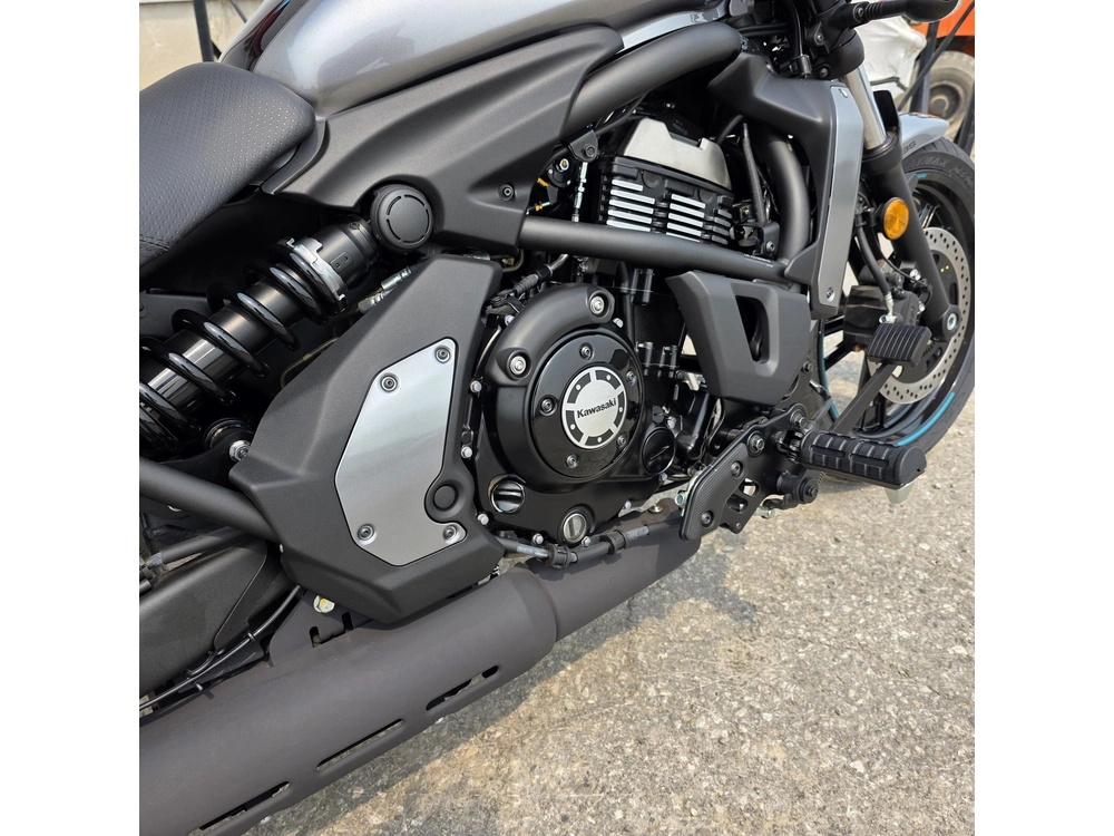 2025 Kawasaki Vulcan S Cafe alt