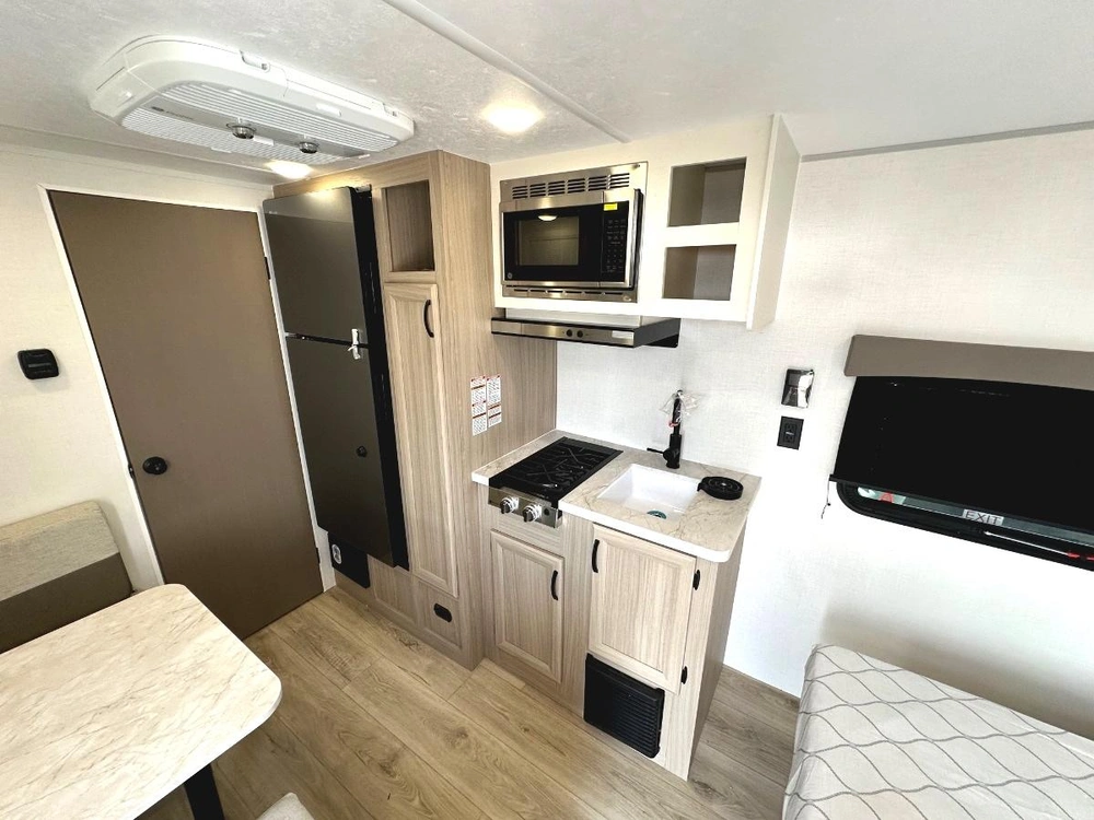 2027 Coachmen Clipper 17fq alt