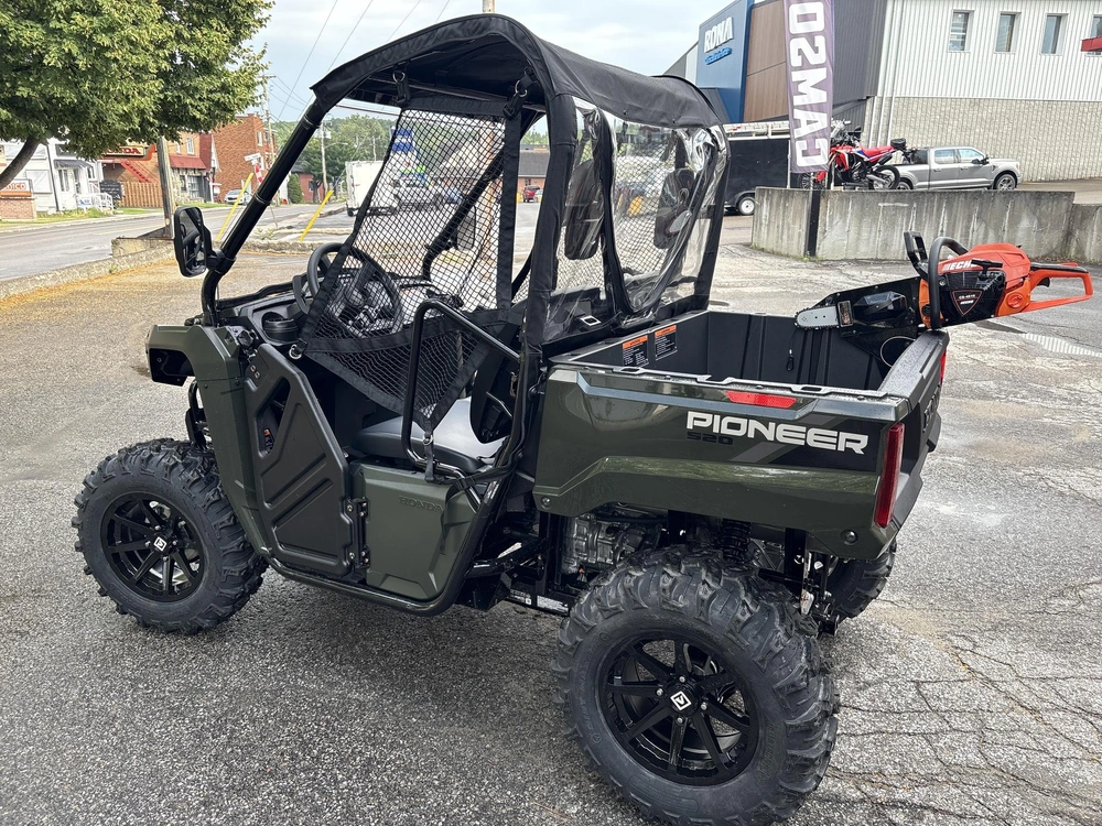Honda Pioneer 520 2026 alt
