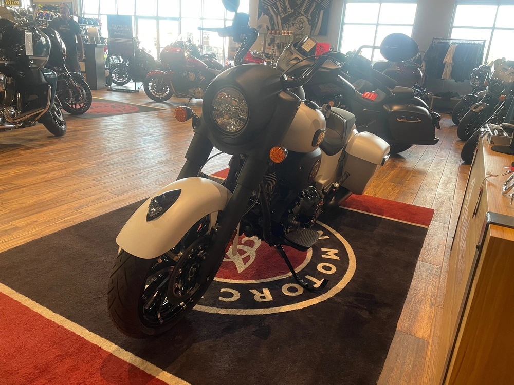 2026 Indian Motorcycle Springfield Dh - Ghost White Mtllc Smk alt
