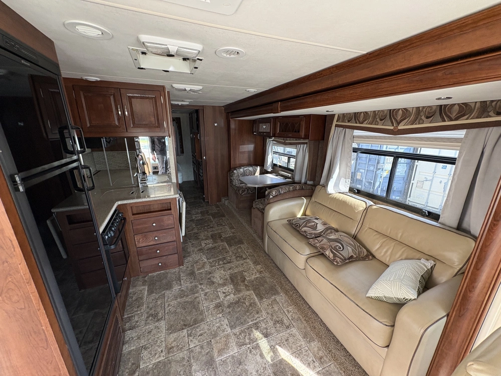 2013 Ford Georgetown 280ds alt