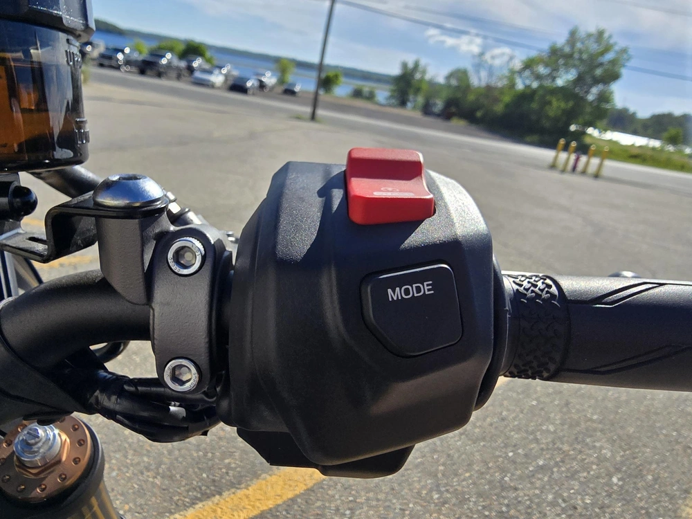 2025 Yamaha Xsr900 alt