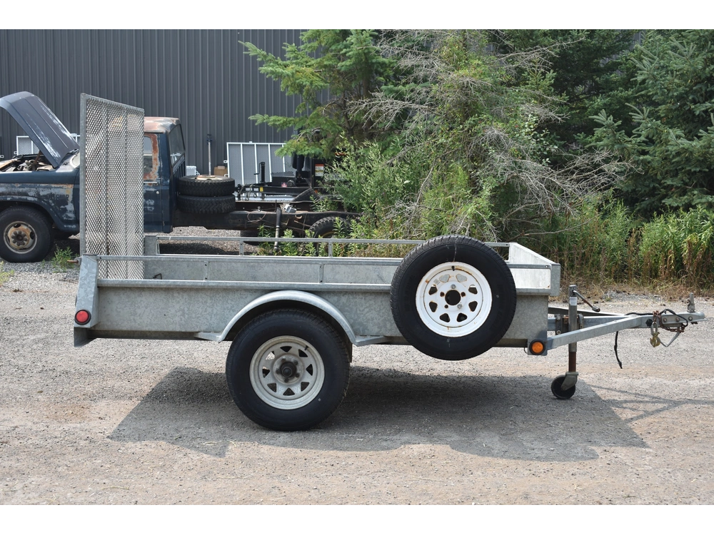 2014 Other Galvanized Enclosed 5' X 8' Sa alt