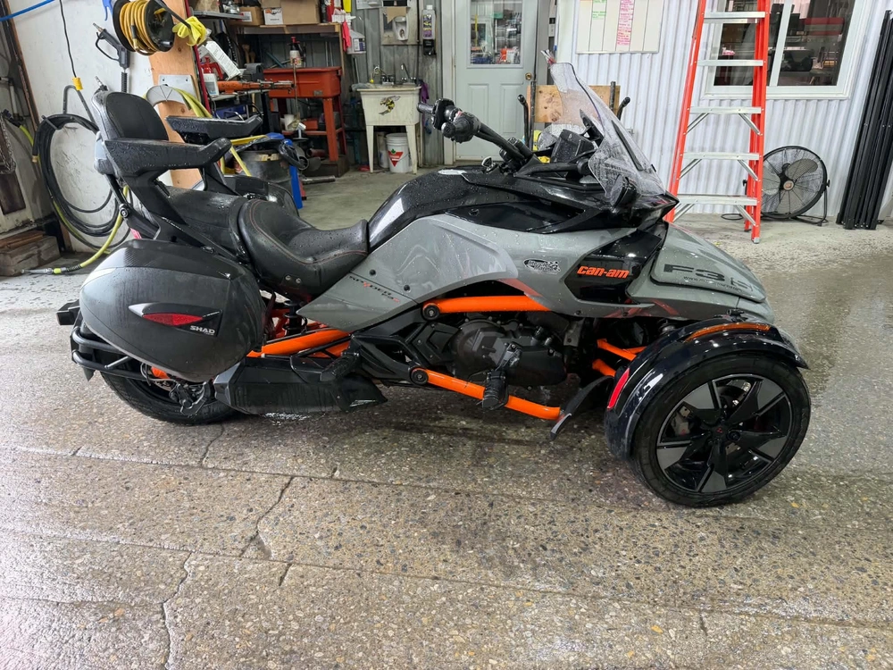 Can-am F3-s 2021 alt