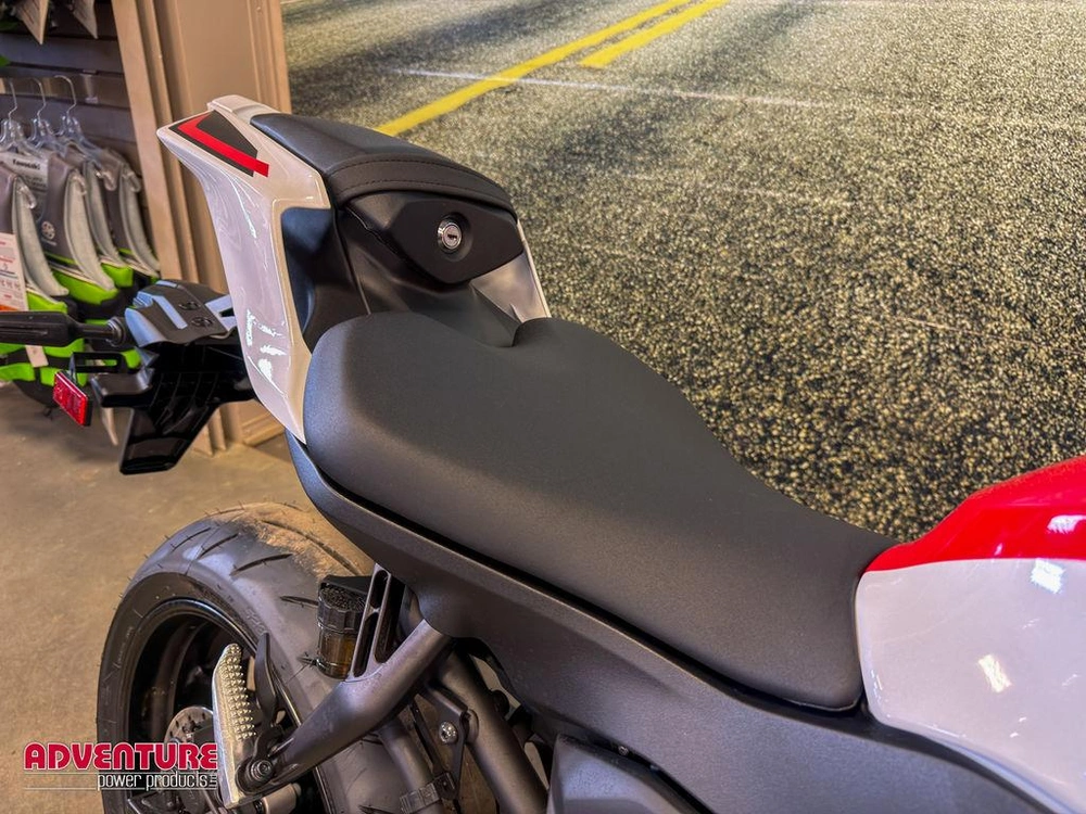 2026 Yamaha Yzf-r7 70th Anniversary alt