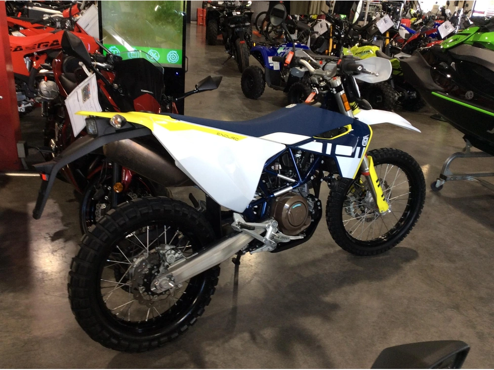 Husqvarna 701 Enduro 2024 alt