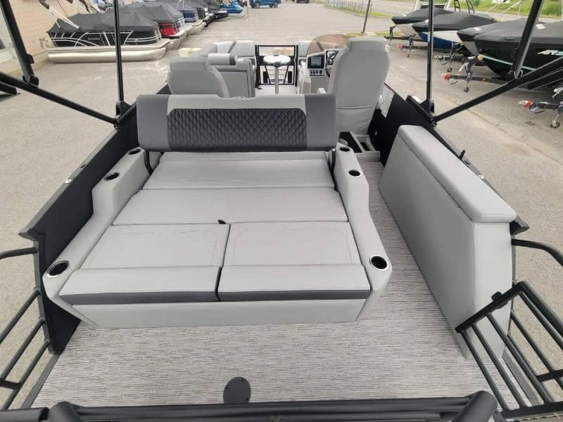 Sylvan X1 Ulz Platinum / Yamaha F150 2026 alt