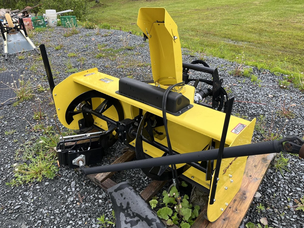 John Deere 1025r 2023 alt