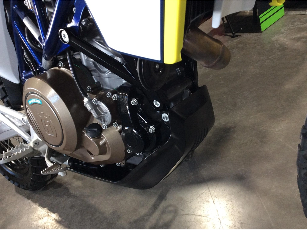 Husqvarna 701 Enduro 2024 alt