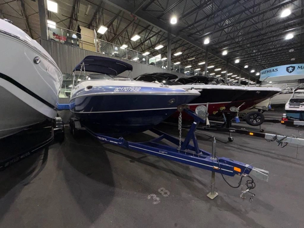 2009 Regal 2450 Cuddy Cabin alt