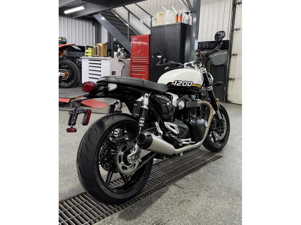 2026 Triumph Speed Twin 1200 alt