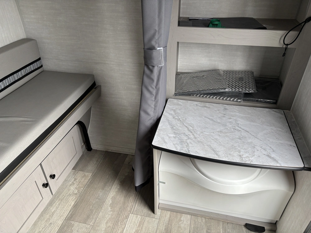 2025 Forest River Clipper 12000rok alt