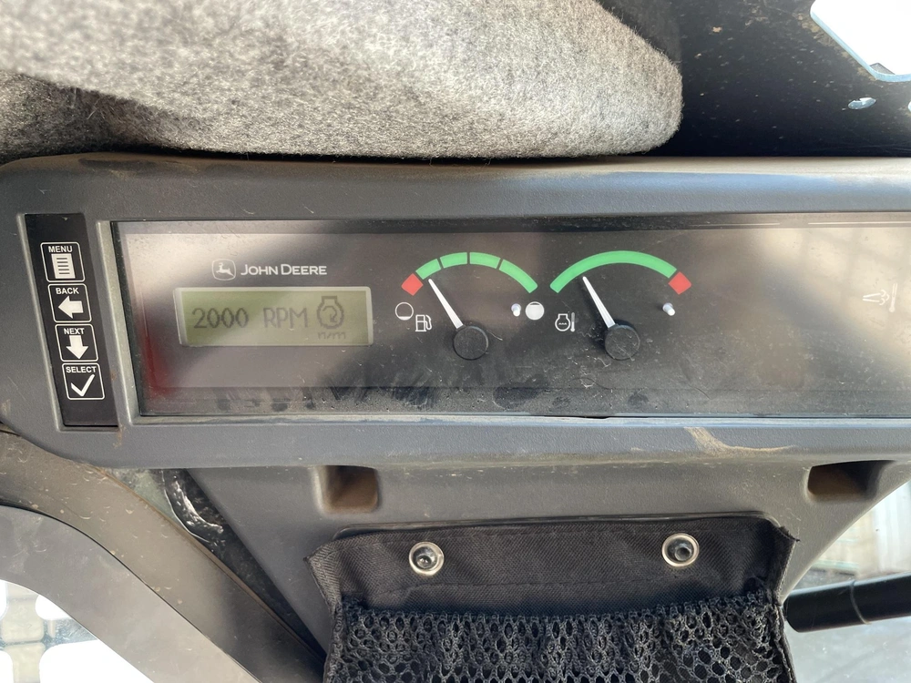 2022 John Deere 317g alt