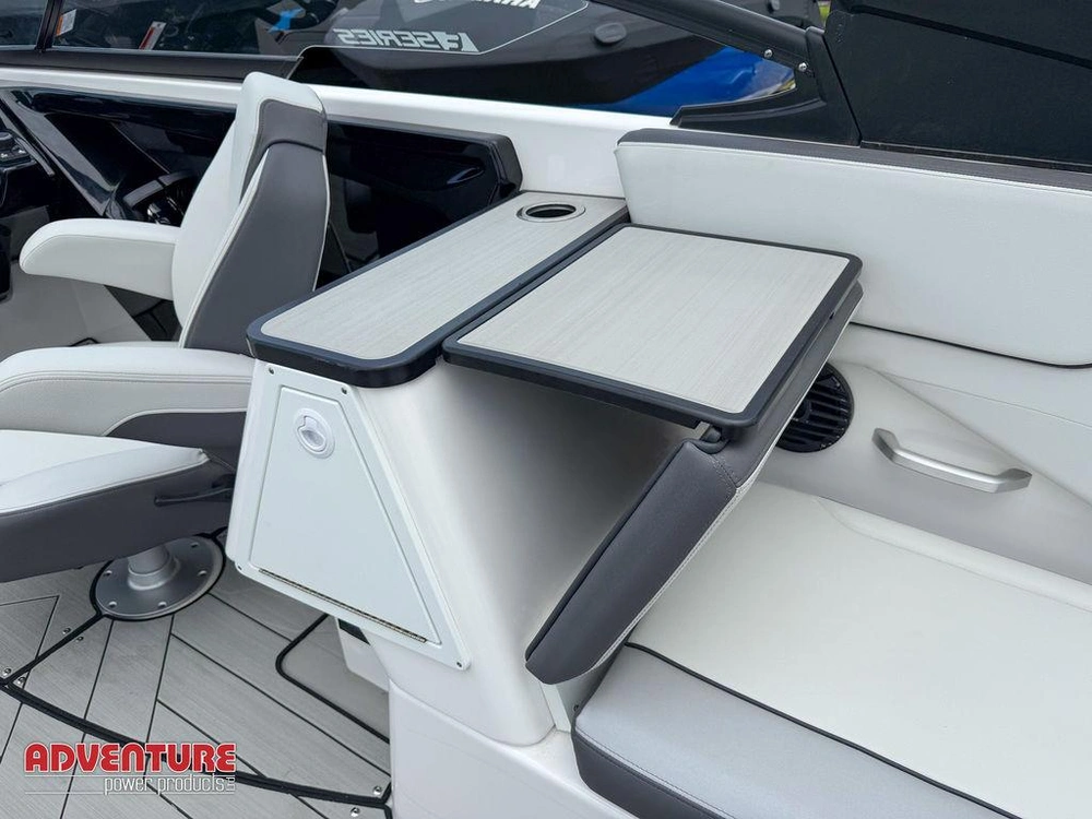 2025 Yamaha 252xe alt