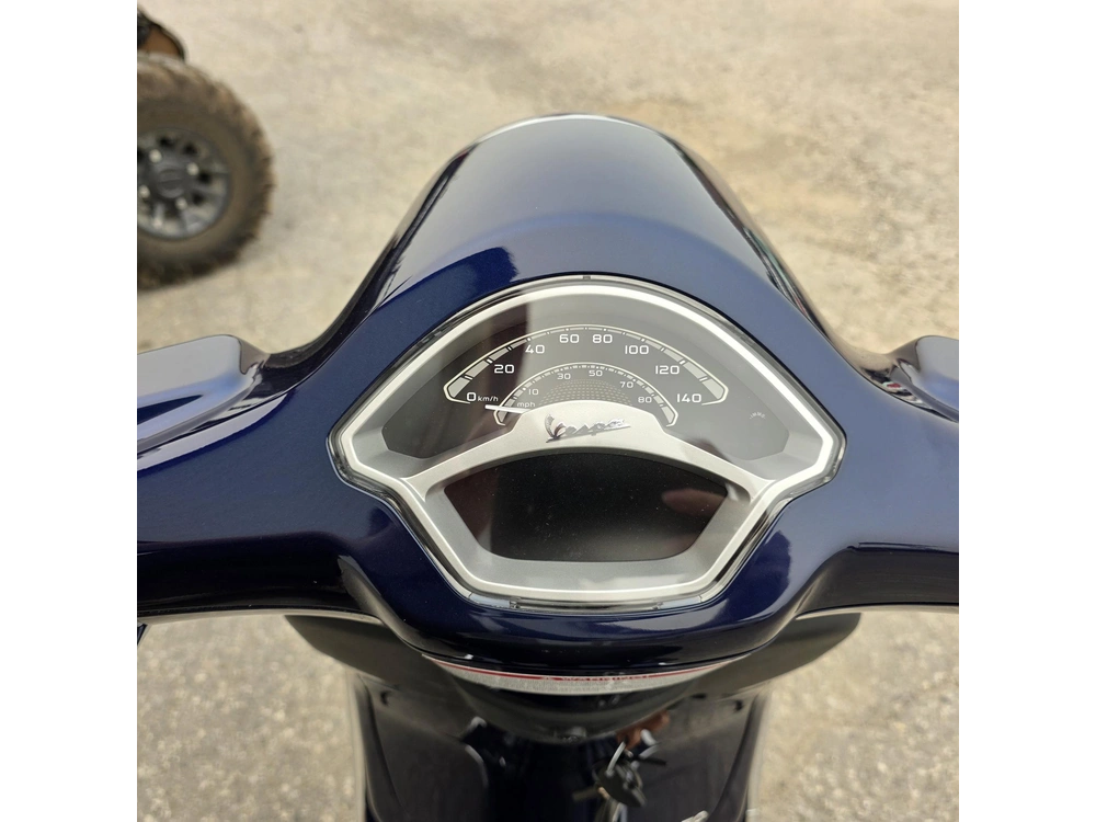 2026 Vespa Primavera 150 alt