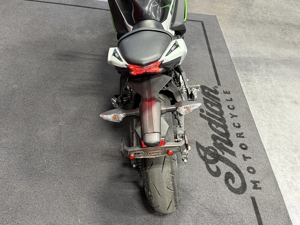 2022 Kawasaki Ninja 650 alt