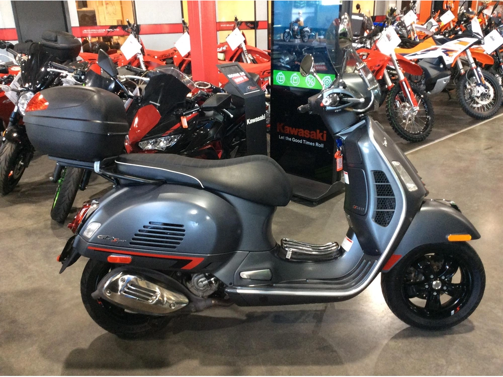 2021 Vespa Gts 300 alt