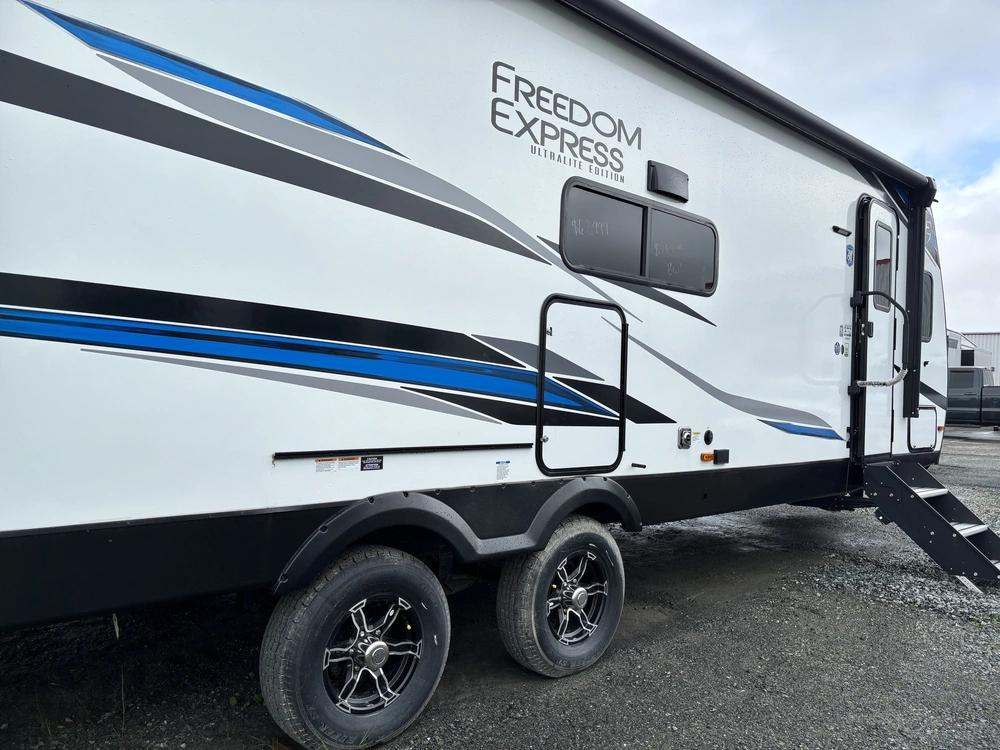2024 Coachmen Fr. Express 298fds alt