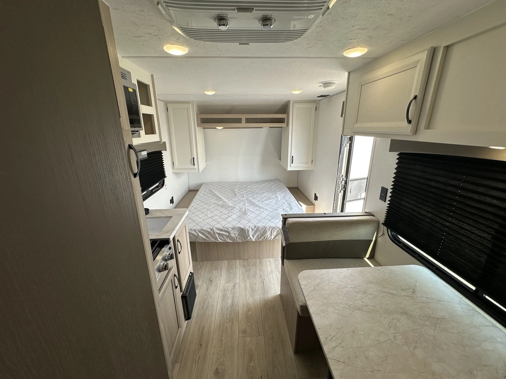 2027 Coachmen Clipper 17fq alt