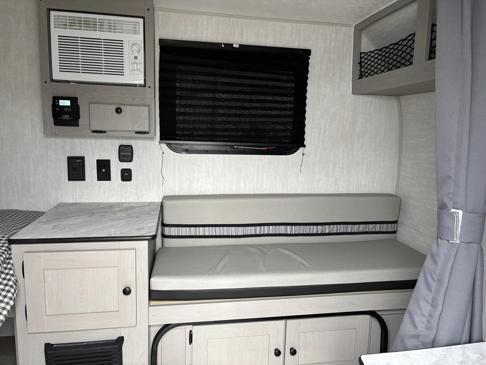 2025 Forest River Clipper 12000rok alt