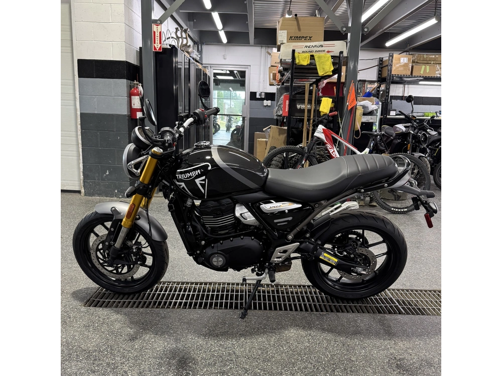 Triumph Speed 400 Noir 2026 alt
