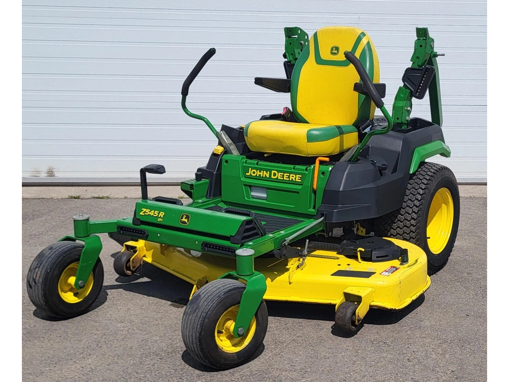 2022 John Deere Z545r alt
