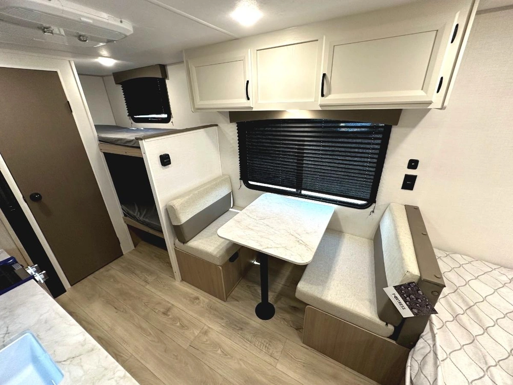 2027 Coachmen Clipper 17bh alt