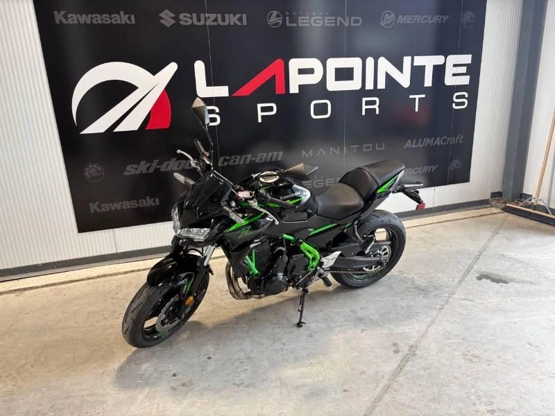 Kawasaki Z650 (bk1)noir Et Vert 2025 alt