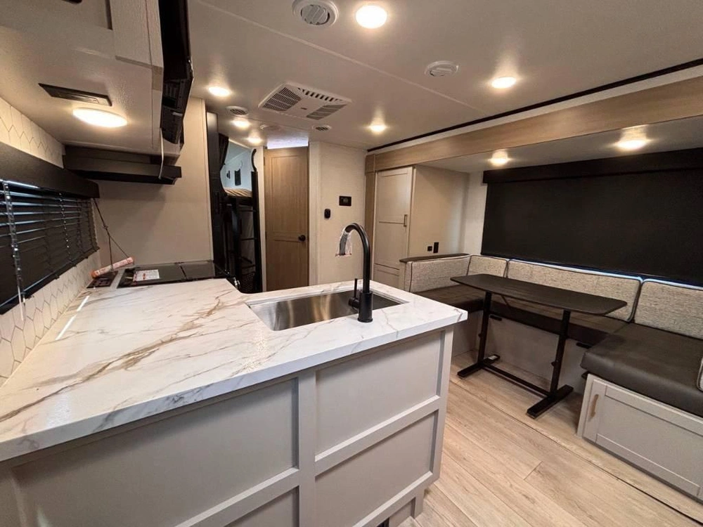 Jayco Jay Feather 21mbh 2027 alt
