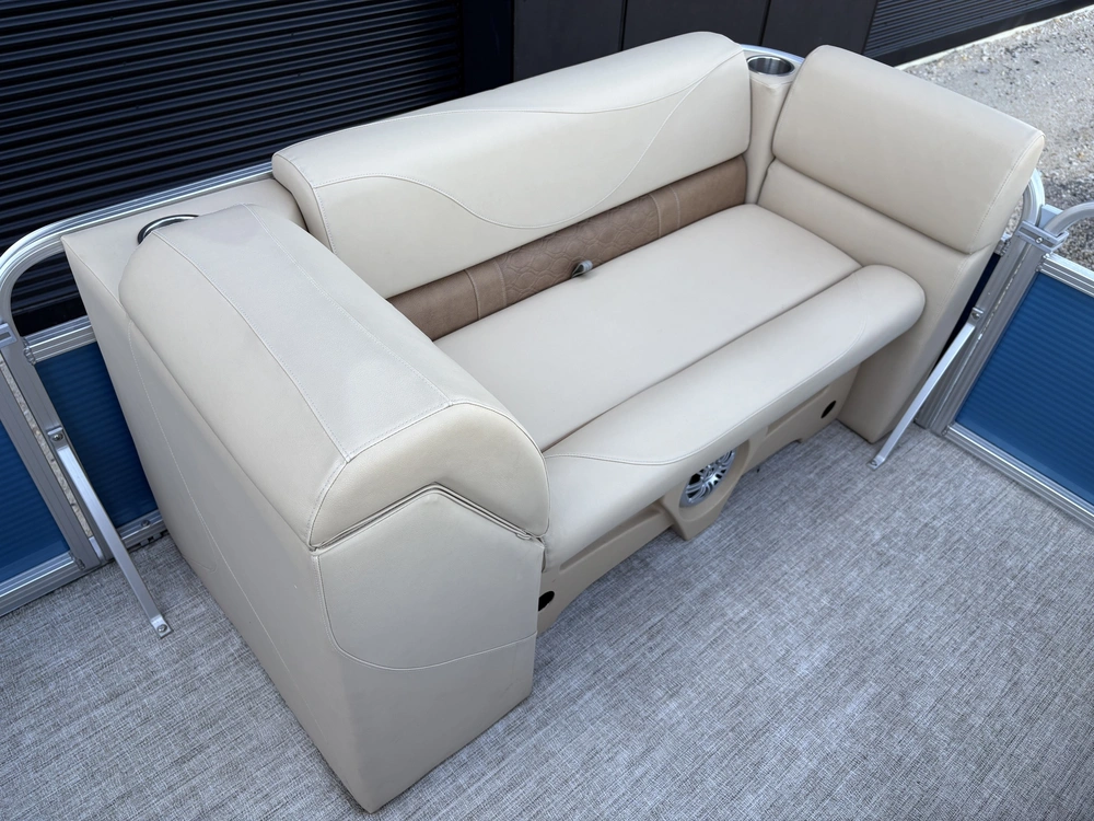 2020 Avalon Venture 1875 Cruise Rear Bench alt