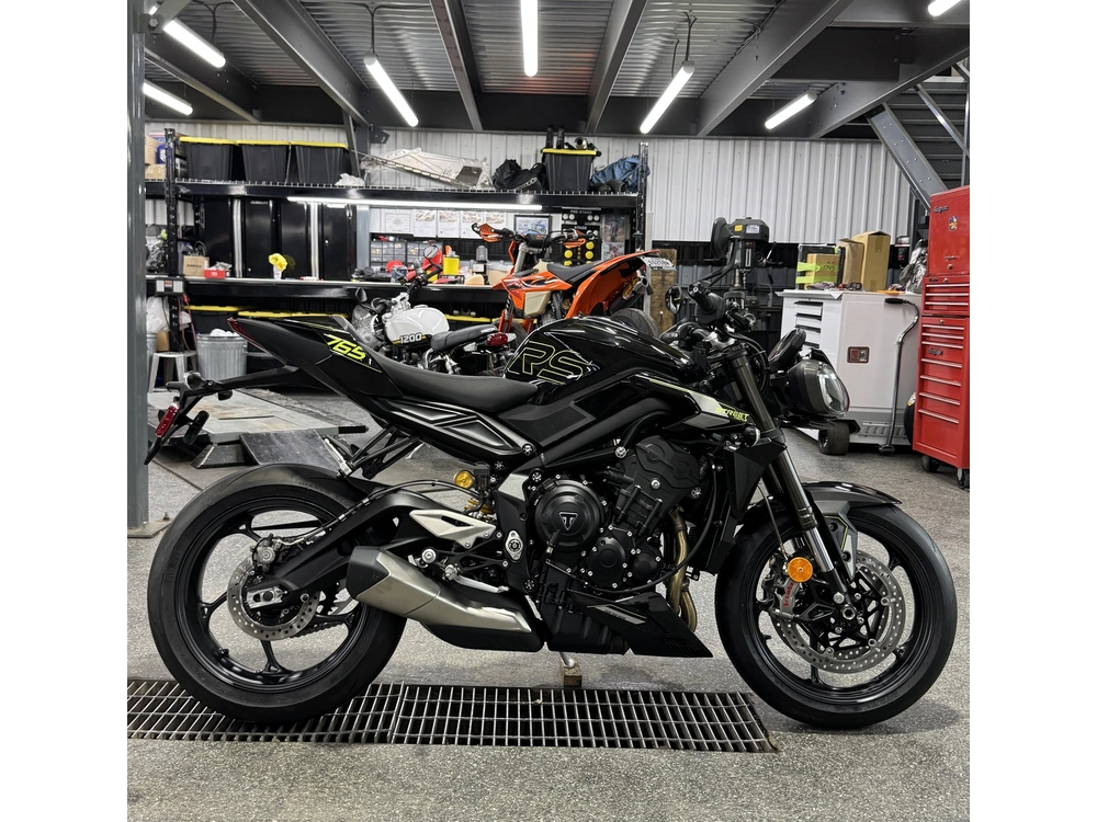 2026 Triumph Street Triple 765 Rs alt