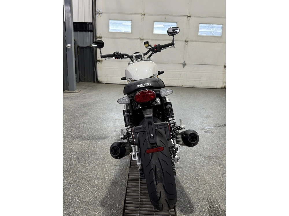 2026 Triumph Speed Twin 1200 alt