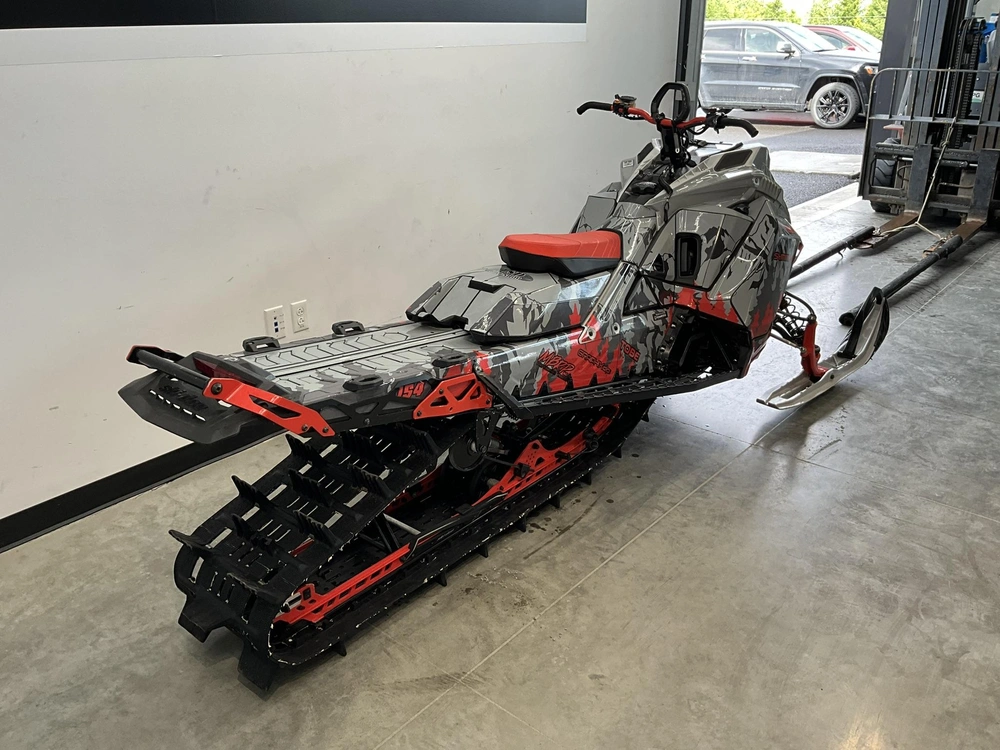 2021 Ski-doo Summit X Expert alt