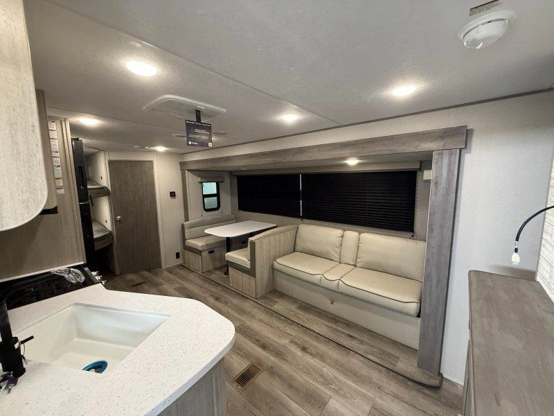 2026 Coachmen Catalina 261bhs alt